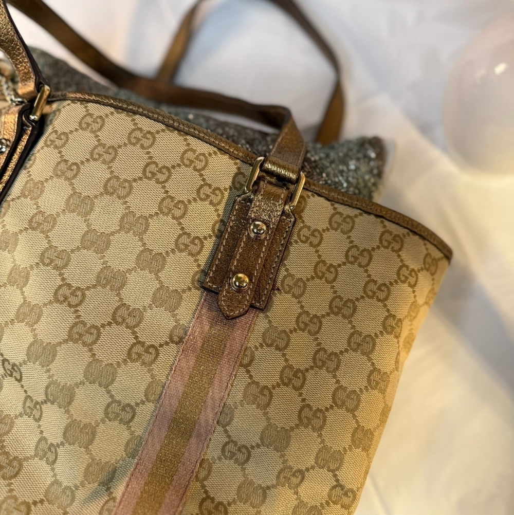 GUCCI  Monogram Charm Small Tote Pink and Tan with Metalic Gold Straps - Picture 10 of 12